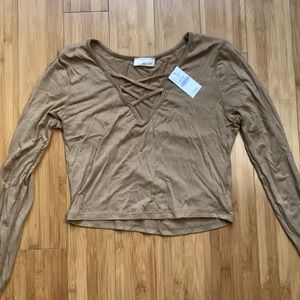 DEEP V LONG-SLEEVE CROP TOP